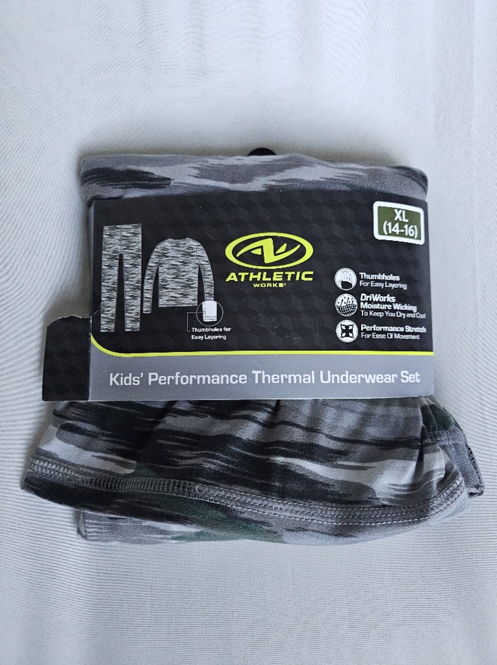 NWT Athletic Works Kids Camo Performance Thermal Underwear Set XL (14-16)